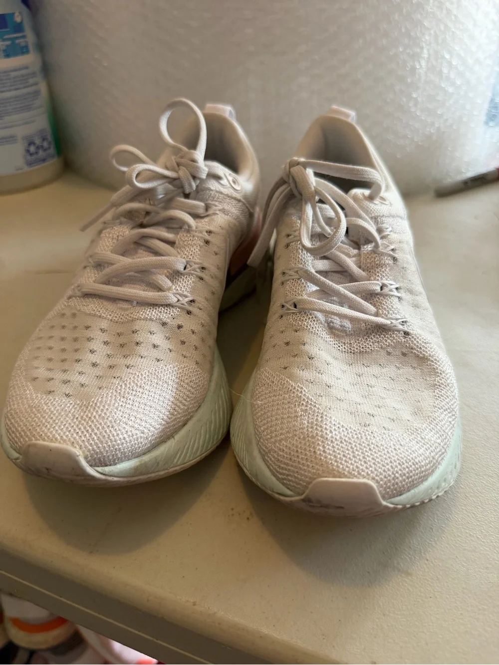 Women’s Size 7 Nike React
